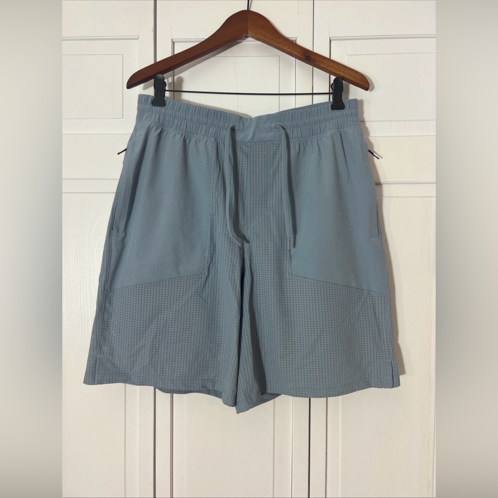 Men’s Athletic Wear Lululemon Step Back Short Size Large Blue Color, Comp.Lining